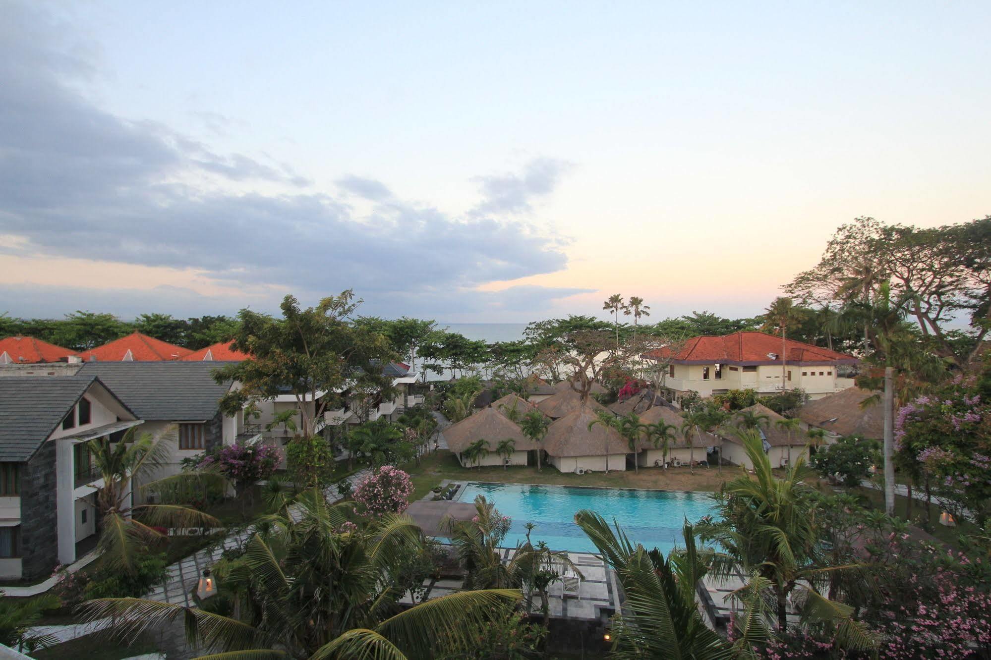 Alit Beach Resort And Villas Sanur  Exterior photo